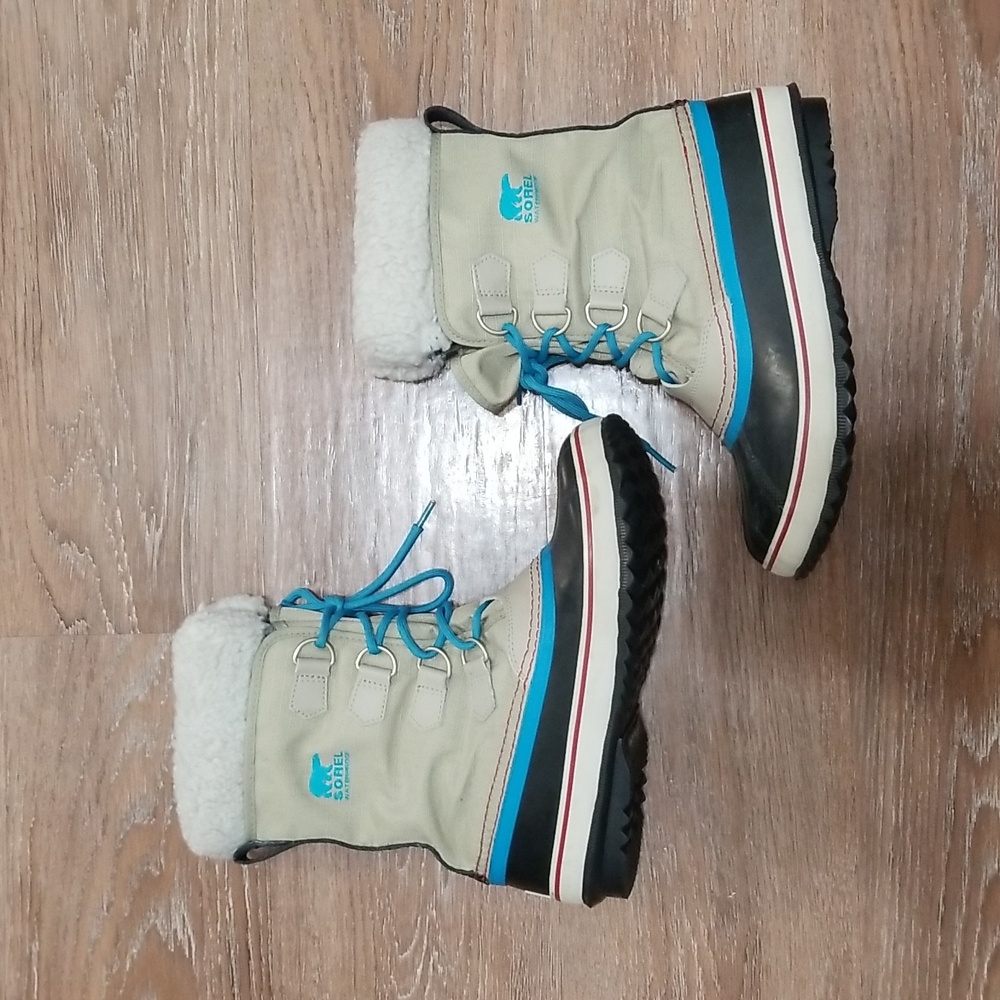(8) Sorel Snow Seasonal Cozy Classic Lace Up Waterproof Performance Wear Comfy